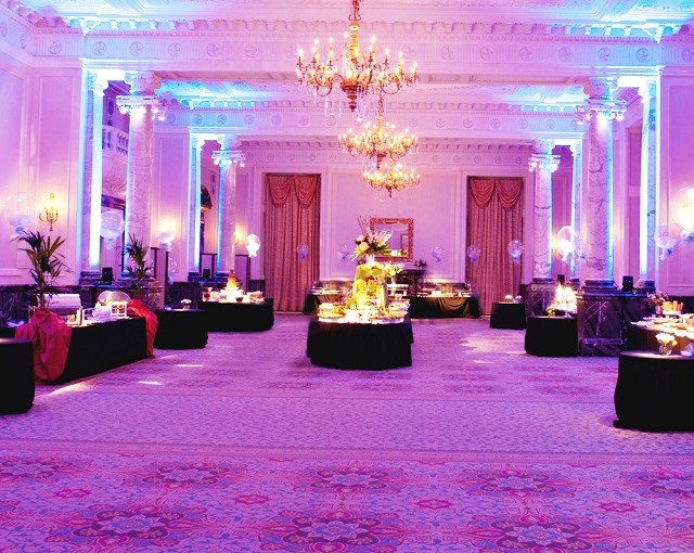Landmark Christmas Party NW1. Venues standing reception, spacious with high ceilings.
