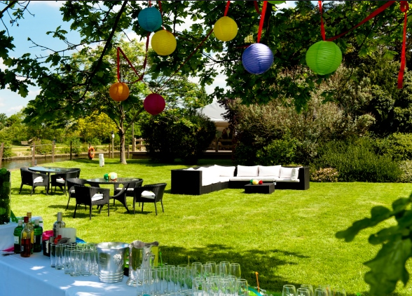 Hampton Court Palace Summer Party KT8, stunning outside apace, lawn area, outside seating