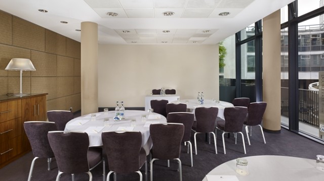 Double Tree by Hilton Westminster Venue Hire SW1, cabaret set up, meeting room, large windows, natural daylight