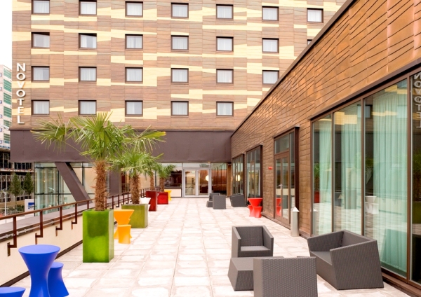 Novotel Paddington Venue Hire W2, terrace with coloured seating